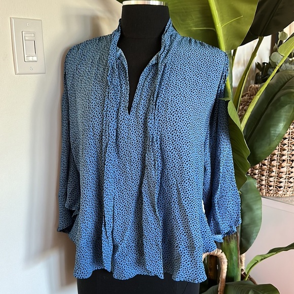 Zara Blue 3/4 length sleeve blouse with mock neck tie up XL - Picture 3 of 6